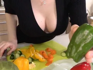 Cô giáo đáng thương bị đám học trò khốn nạn cưỡng hiếp