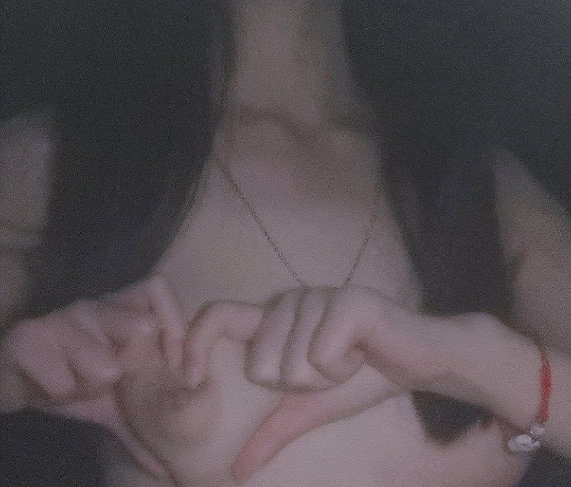 Em là con đĩ hư hỏng của anh